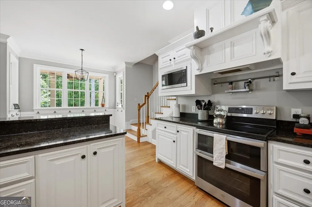 201 Manor CT Forsyth, GA 31029