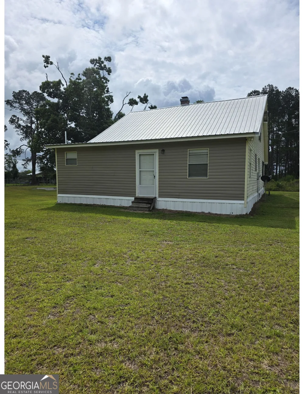 234 Robin RD Alma, GA 31510