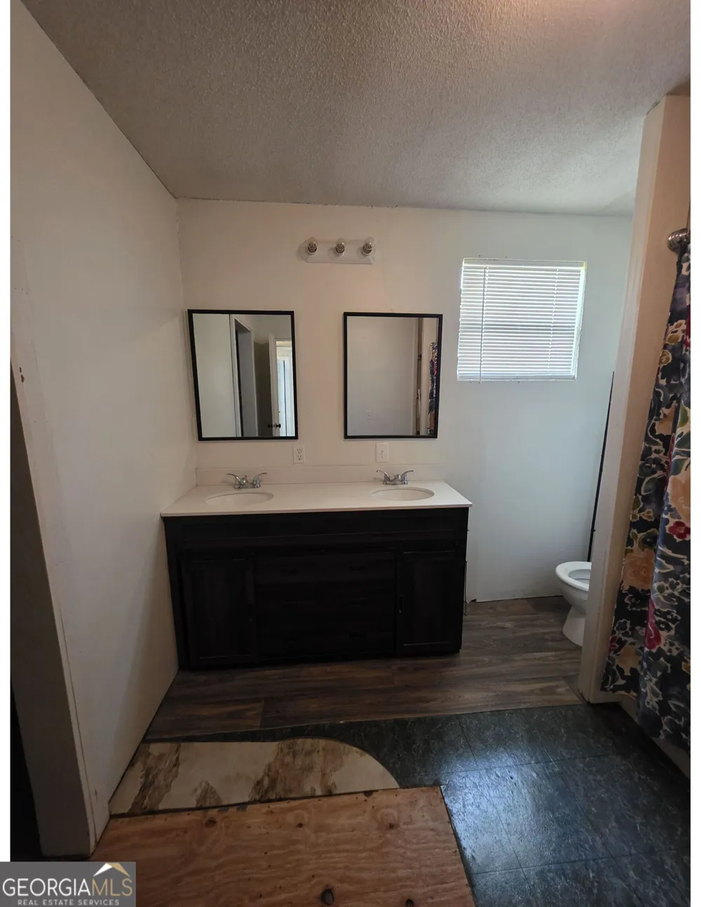 234 Robin RD Alma, GA 31510