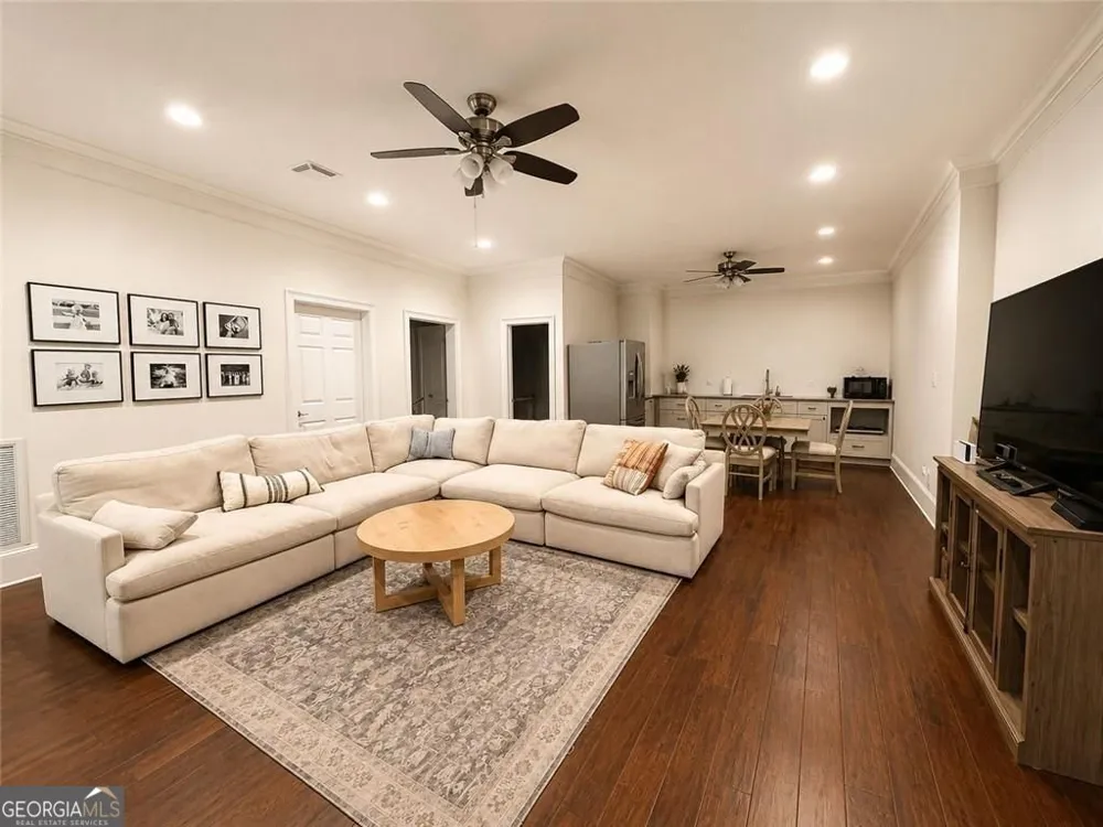 105 Chase LN Forsyth, GA 31029