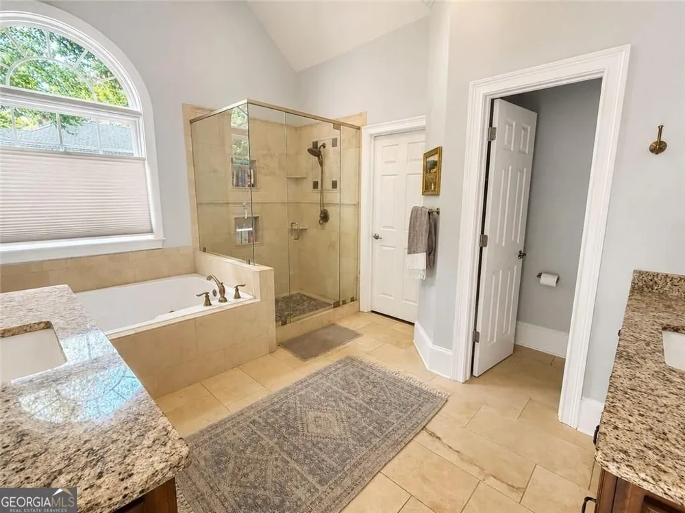 105 Chase LN Forsyth, GA 31029