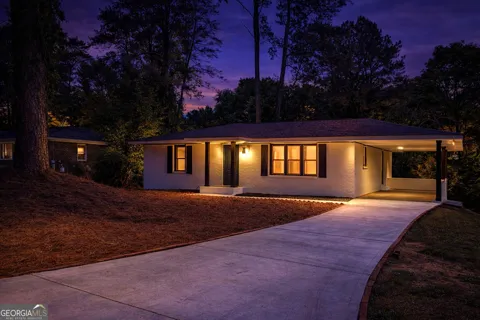 651 Lyle DR SE