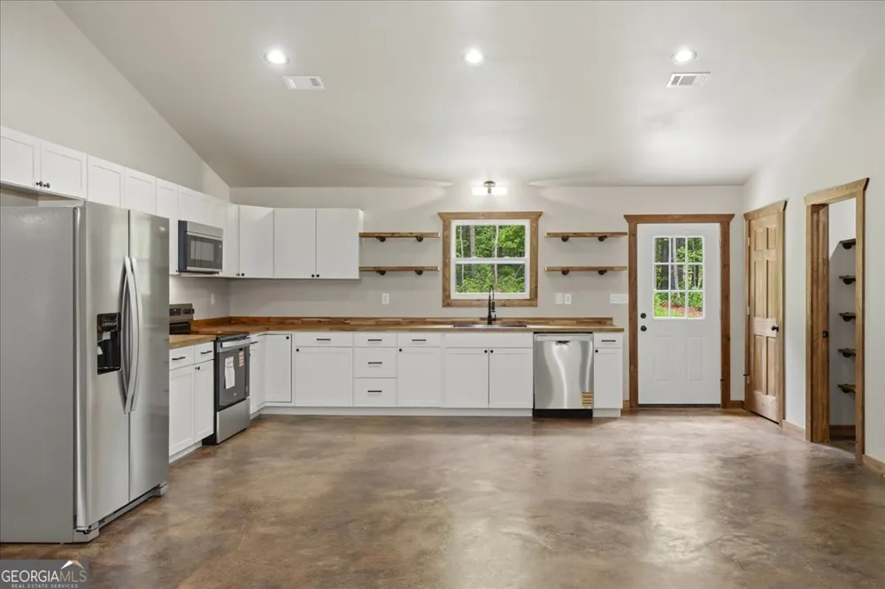 65 Bay CT Ellijay, GA 30540