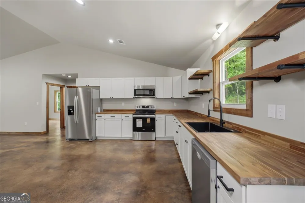 65 Bay CT Ellijay, GA 30540