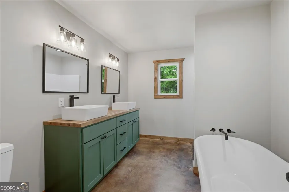 65 Bay CT Ellijay, GA 30540