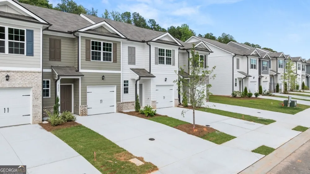 6002 Skylar DR South Fulton, GA 30331