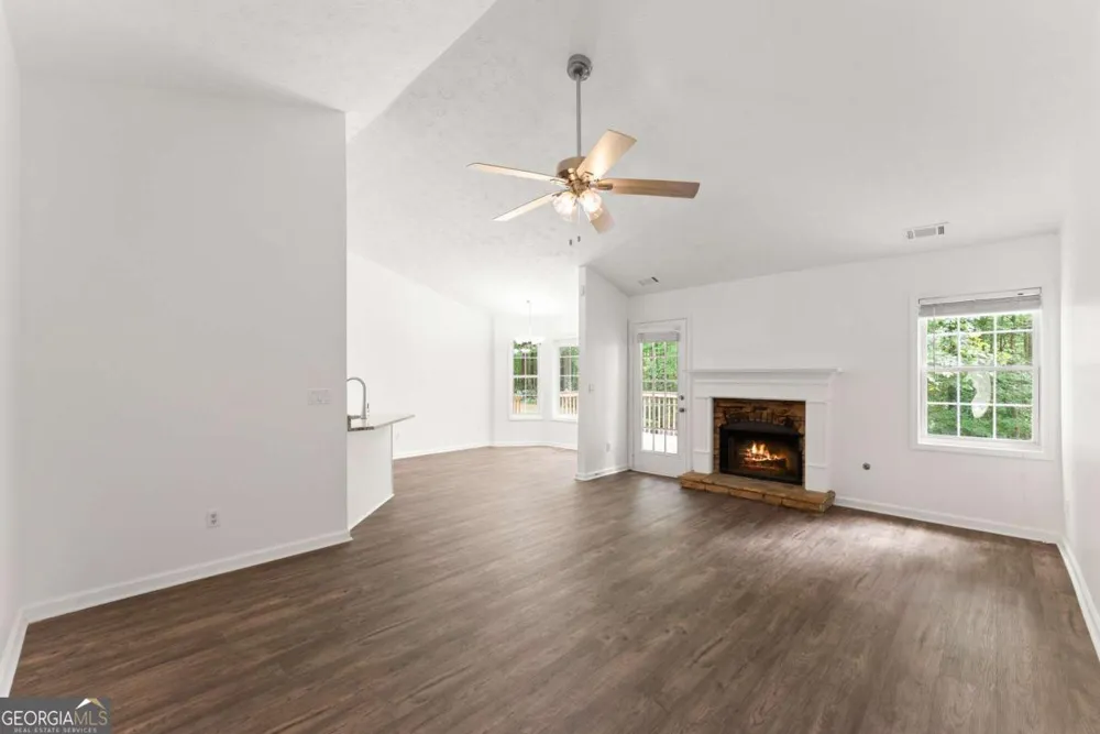 6000 Devonshire DR Flowery Branch, GA 30542