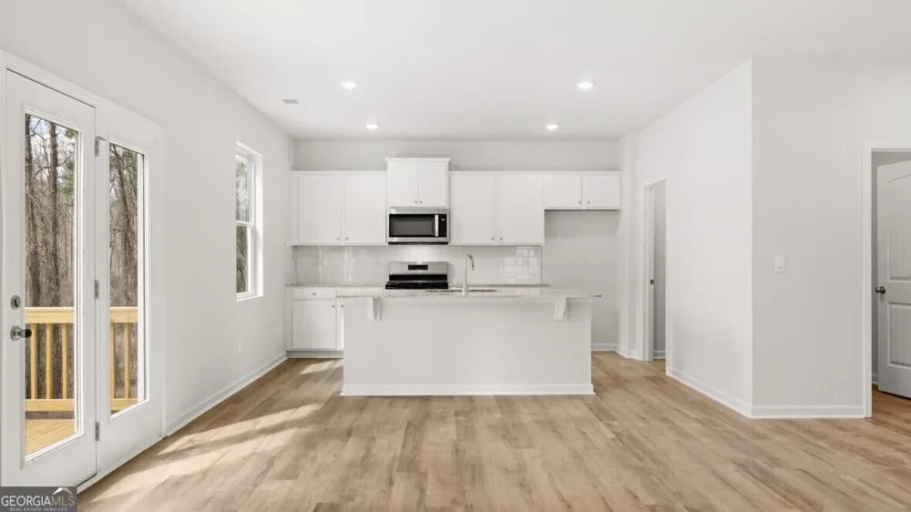 6073 Airedale DR Union City, GA 30291