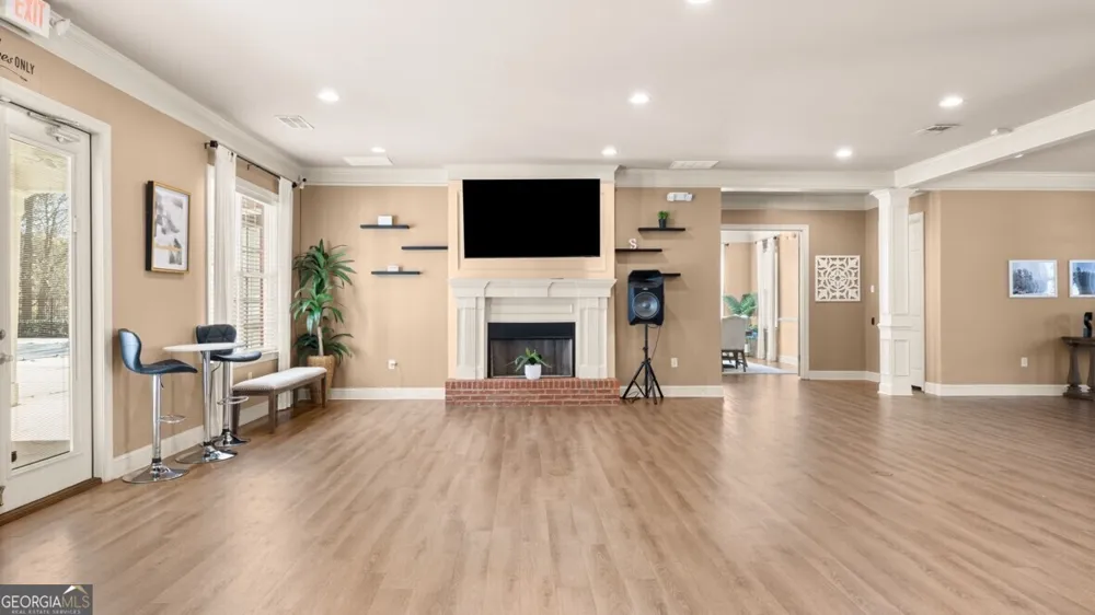6073 Airedale DR Union City, GA 30291
