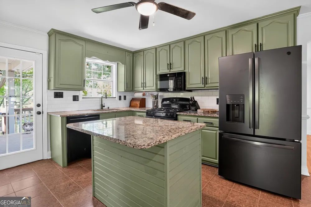 8641 Bowden ST Douglasville, GA 30134