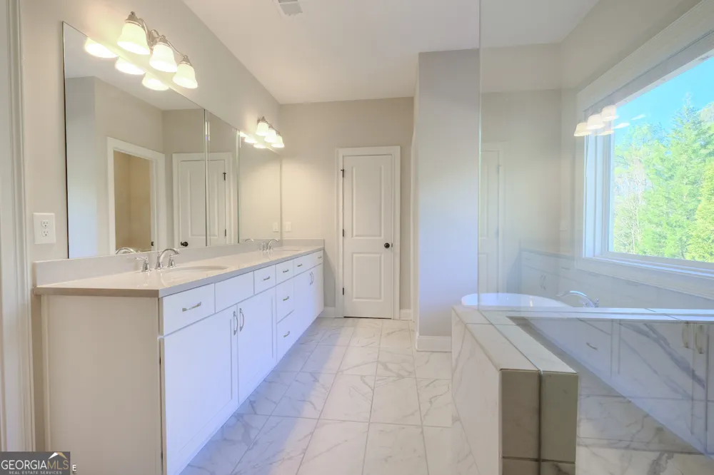 5048 Dinant DR Johns Creek, GA 30022