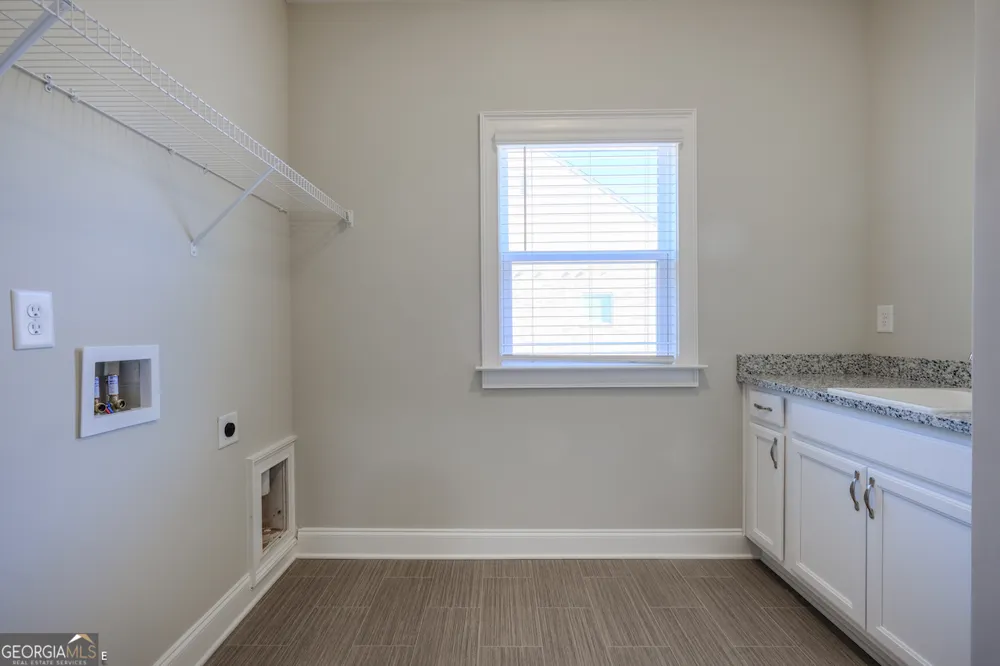 5048 Dinant DR Johns Creek, GA 30022
