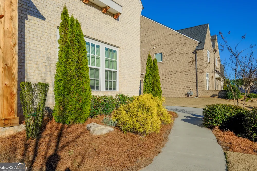 5048 Dinant DR Johns Creek, GA 30022