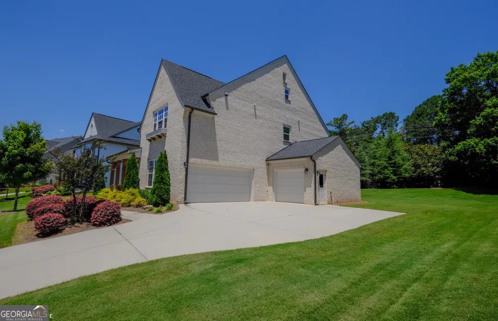 5048 Dinant DR Johns Creek, GA 30022