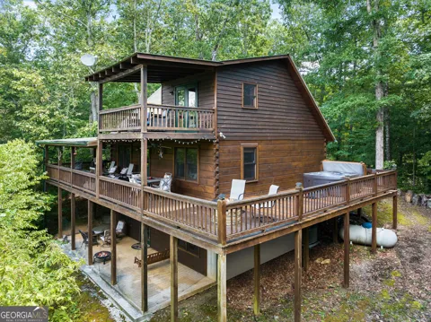 220 Lakota LN