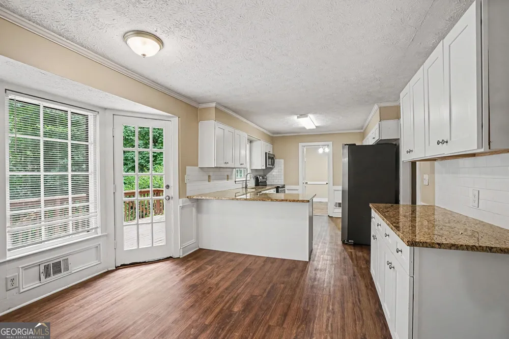 3884 Hunting Ridge DR SW Lilburn, GA 30047