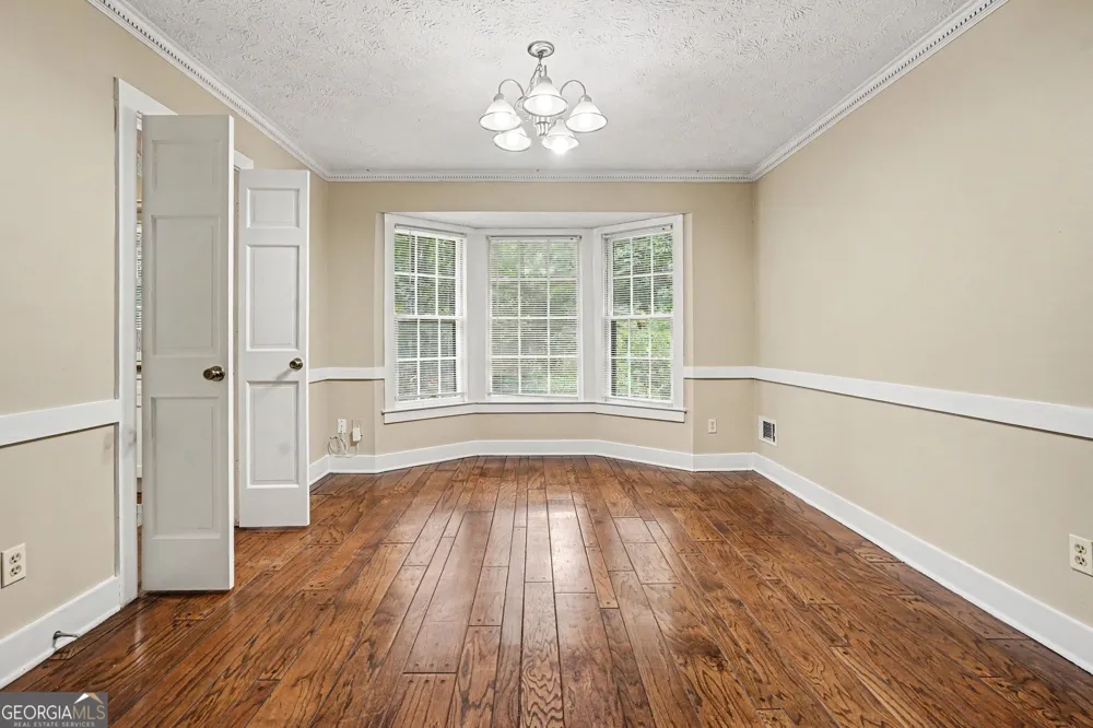 3884 Hunting Ridge DR SW Lilburn, GA 30047
