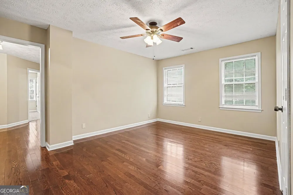 3884 Hunting Ridge DR SW Lilburn, GA 30047