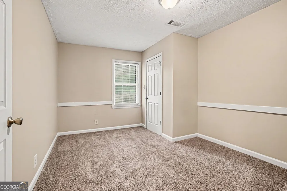 3884 Hunting Ridge DR SW Lilburn, GA 30047