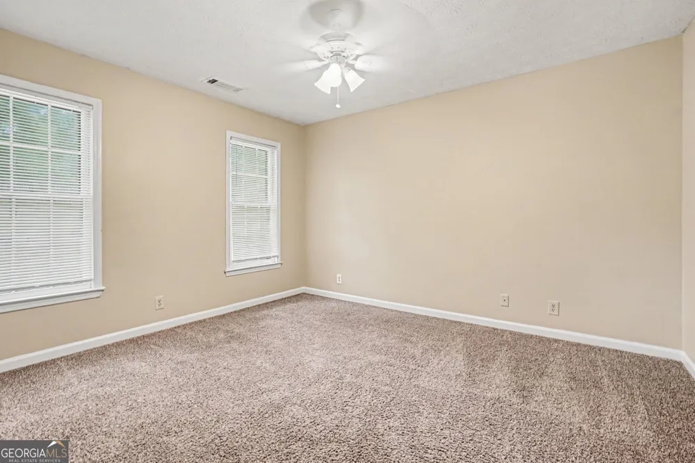 3884 Hunting Ridge DR SW Lilburn, GA 30047