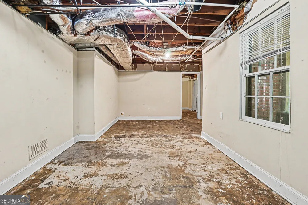 3884 Hunting Ridge DR SW Lilburn, GA 30047