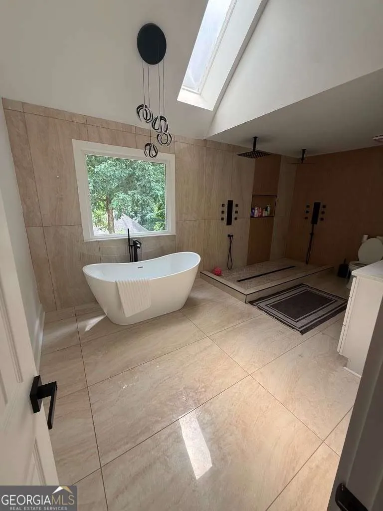35 Parkview Trace PASS SW Lilburn, GA 30047