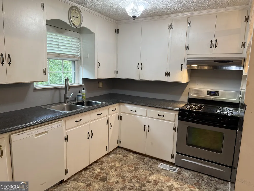 1591 Waymanville RD Thomaston, GA 30286