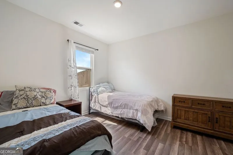 647 Graham Campbell LN Statham, GA 30666