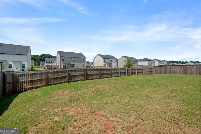 647 Graham Campbell LN Statham, GA 30666