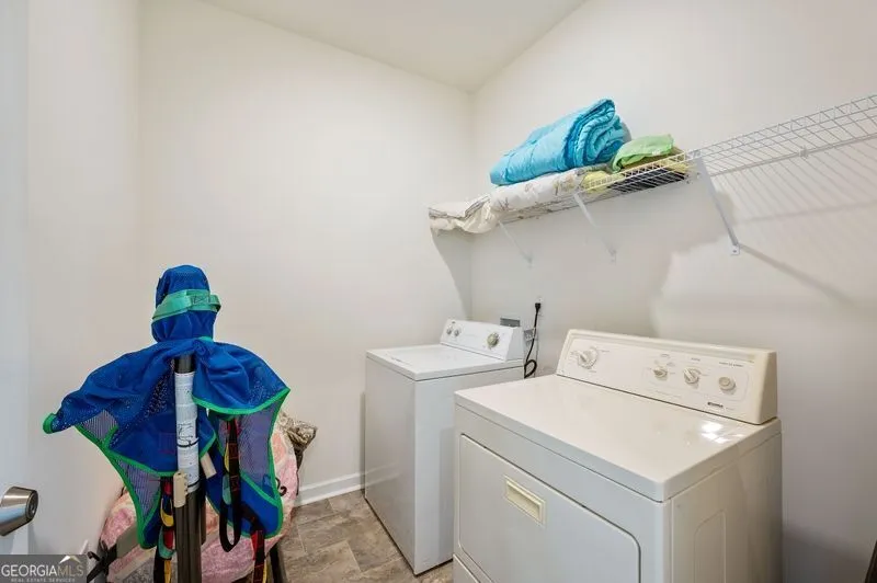647 Graham Campbell LN Statham, GA 30666