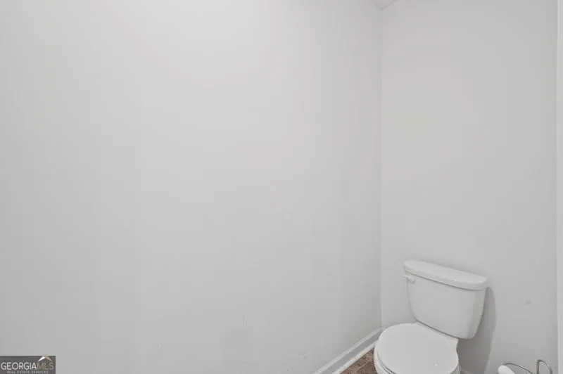 647 Graham Campbell LN Statham, GA 30666