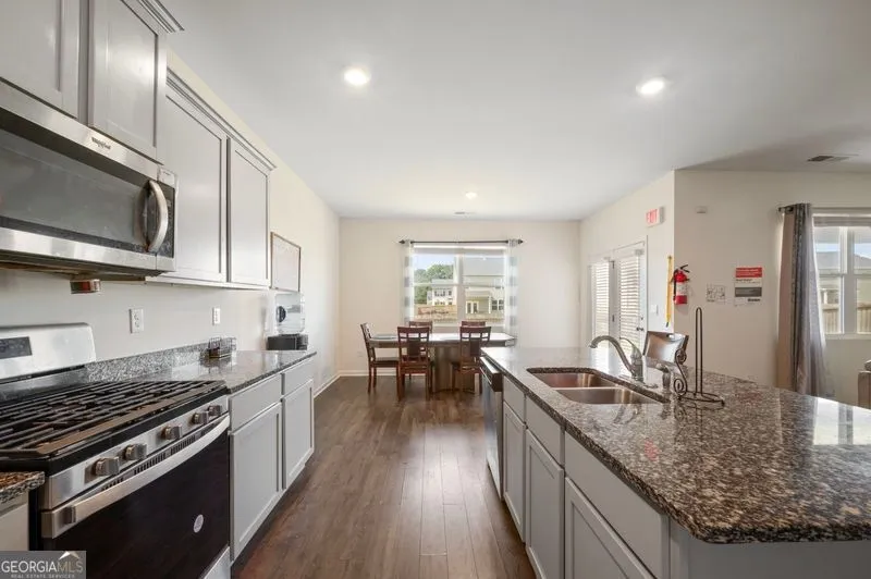 647 Graham Campbell LN Statham, GA 30666