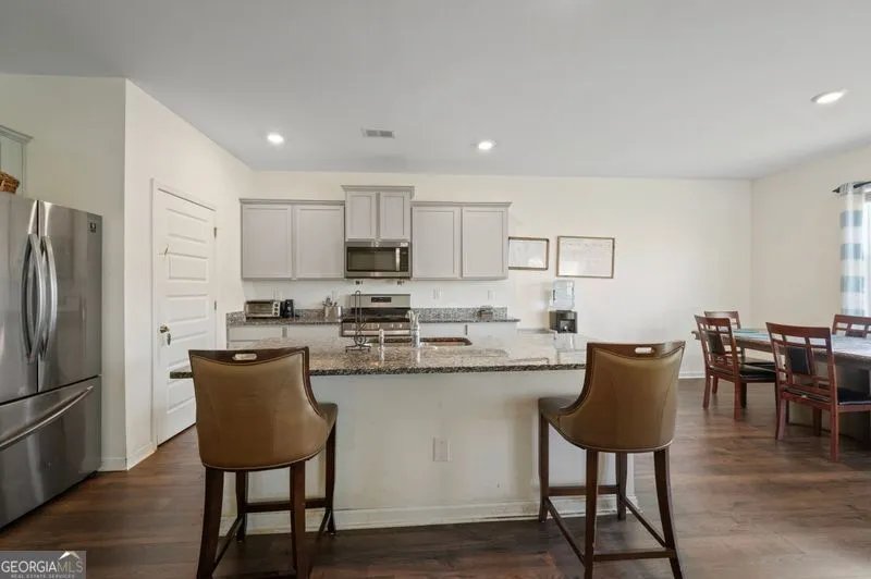 647 Graham Campbell LN Statham, GA 30666