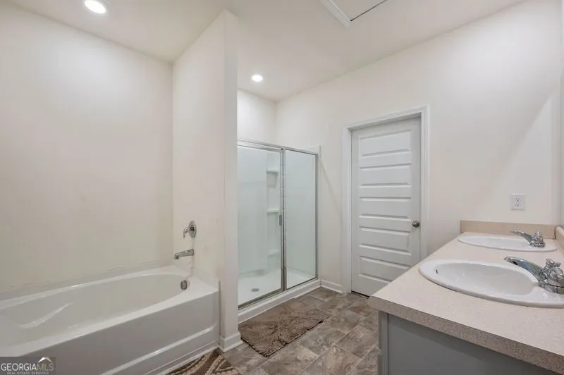 647 Graham Campbell LN Statham, GA 30666
