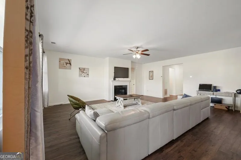 647 Graham Campbell LN Statham, GA 30666