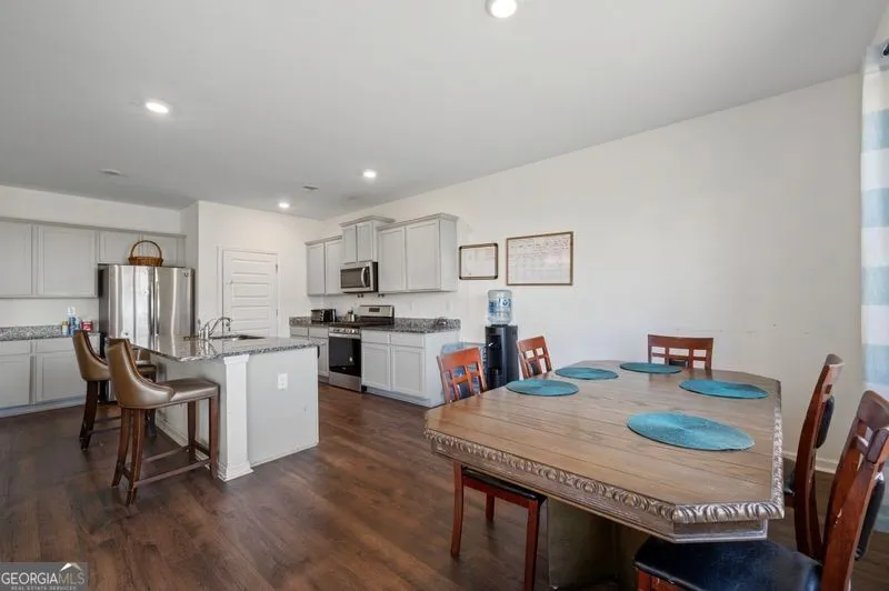 647 Graham Campbell LN Statham, GA 30666