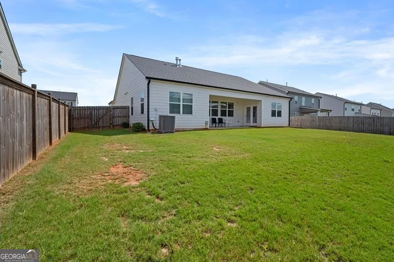 647 Graham Campbell LN Statham, GA 30666
