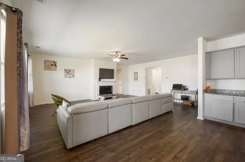 647 Graham Campbell LN Statham, GA 30666
