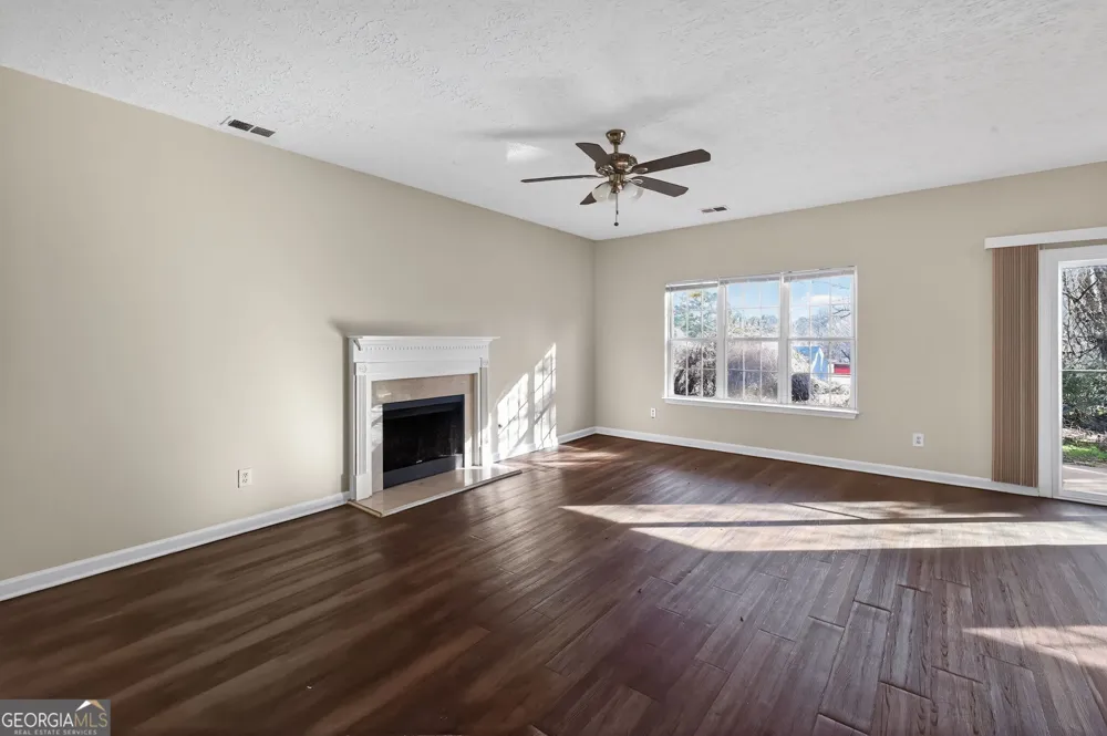 4292 Linecrest LN Ellenwood, GA 30294