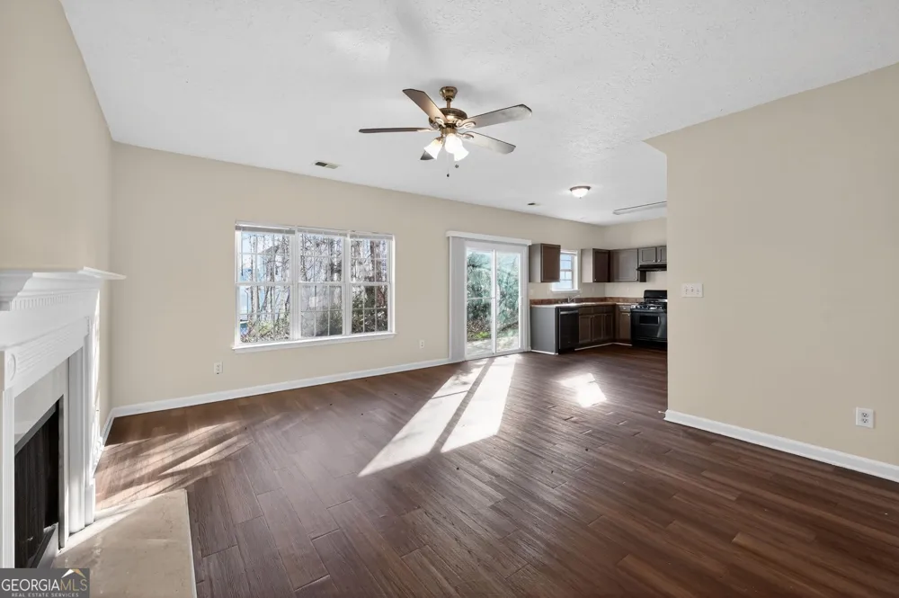 4292 Linecrest LN Ellenwood, GA 30294