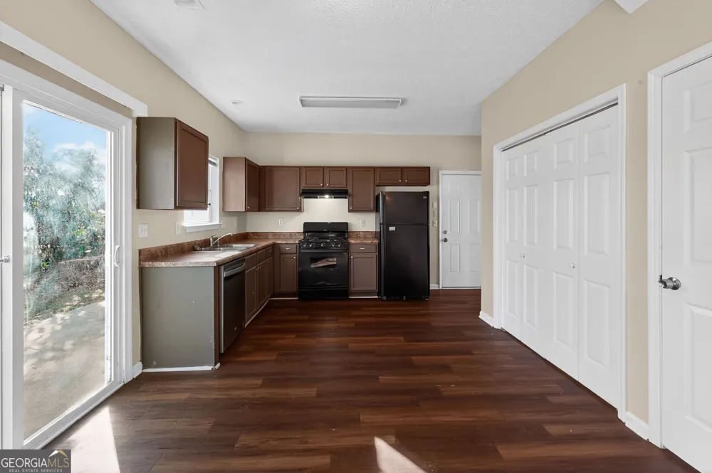 4292 Linecrest LN Ellenwood, GA 30294