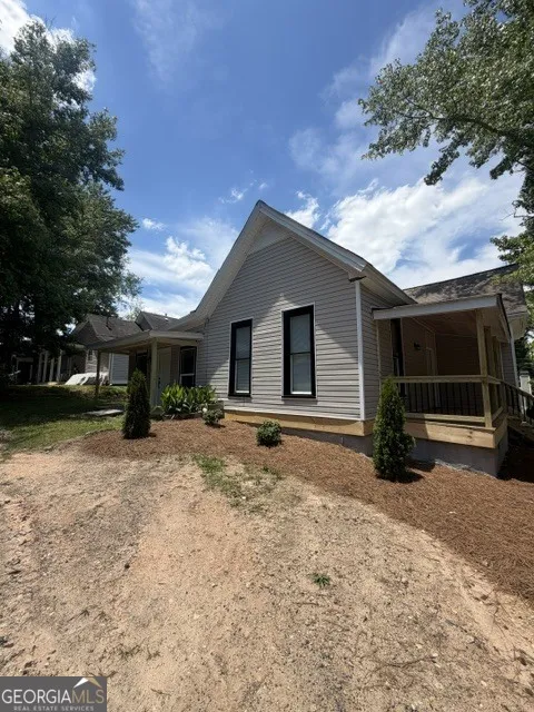 64 Wesley ST Newnan, GA 30263