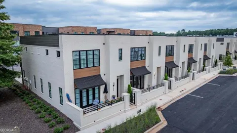 1310 Watson LN