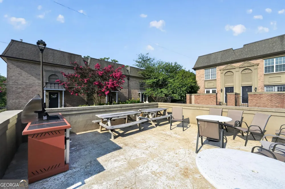 6980 Roswell RD Sandy Springs, GA 30328