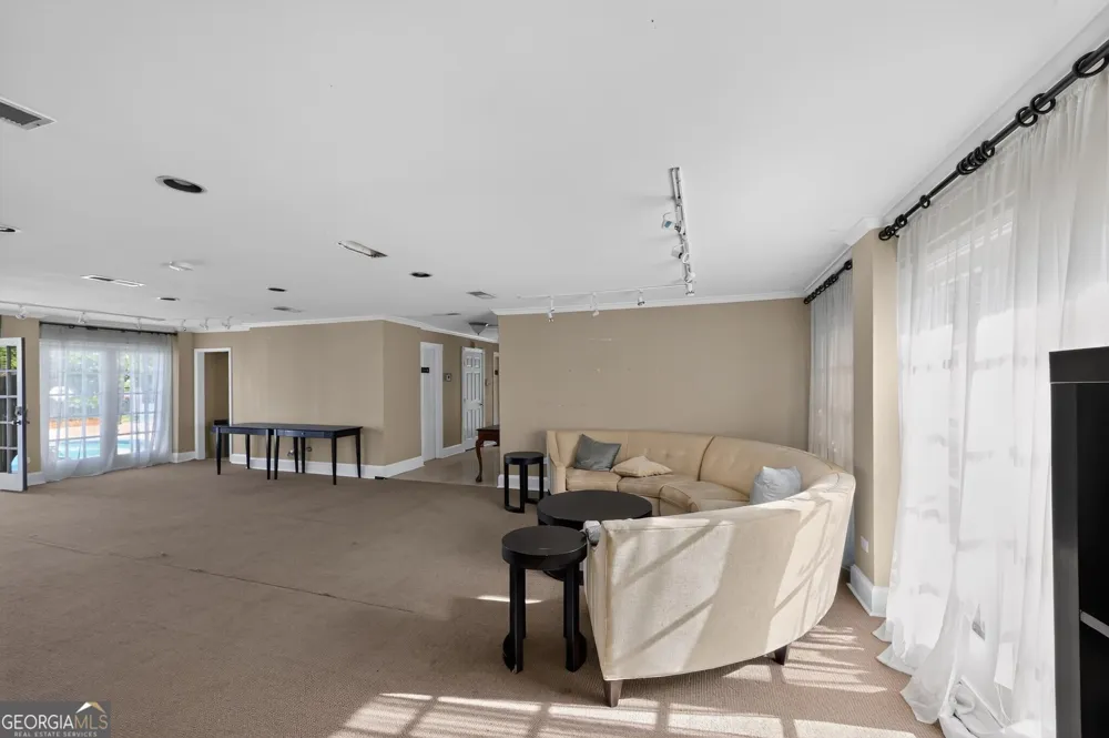 6980 Roswell RD Sandy Springs, GA 30328