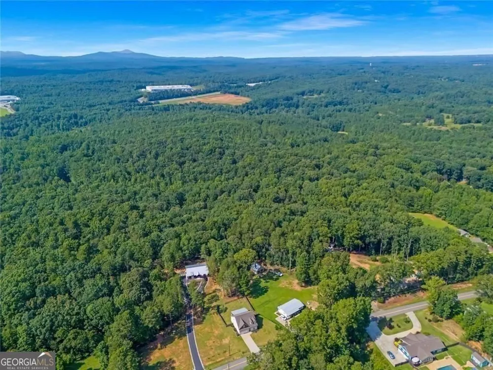 5466 Whitehall RD Lula, GA 30554