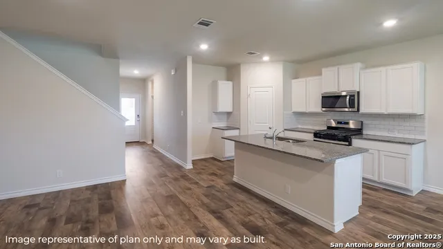 20611 Streamlet End San Antonio, TX 78266