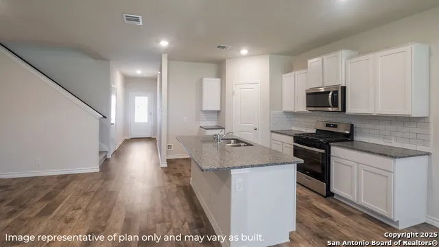 20611 Streamlet End San Antonio, TX 78266