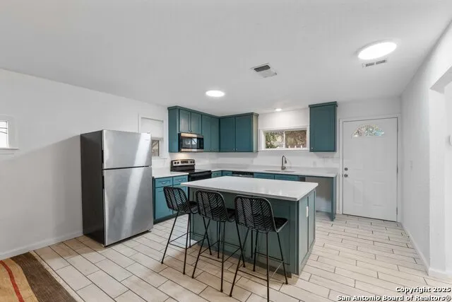 143 Park Dr Pipe Creek, TX 78063