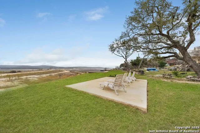143 Park Dr Pipe Creek, TX 78063